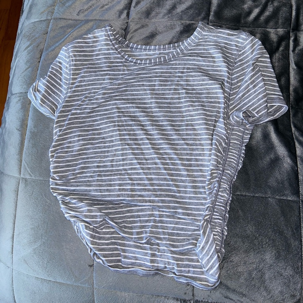Lululemon cropped tee